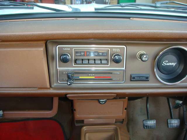 Nissan Sunny Truck 5