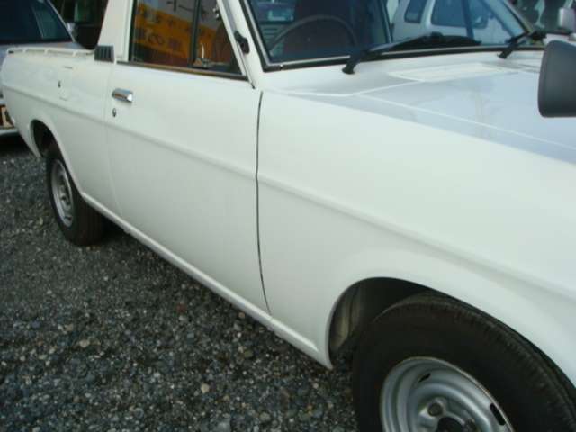 Nissan Sunny Truck 8