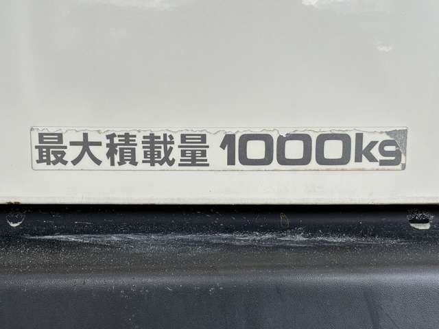 Toyota Hiace Van 11