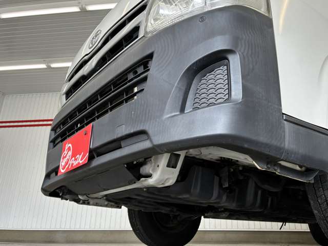 Toyota Hiace Van 9