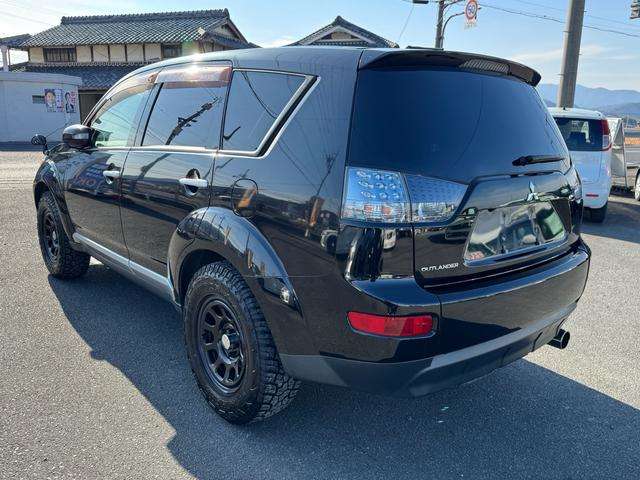 Mitsubishi Outlander 10