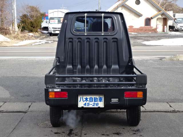 Daihatsu Midget II 3