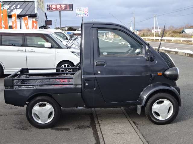 Daihatsu Midget II 5