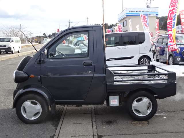 Daihatsu Midget II 6