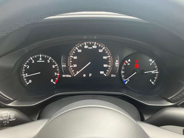 Mazda MX-30 8