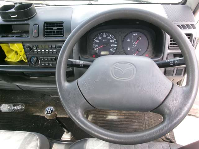 Mazda Bongo Truck 10