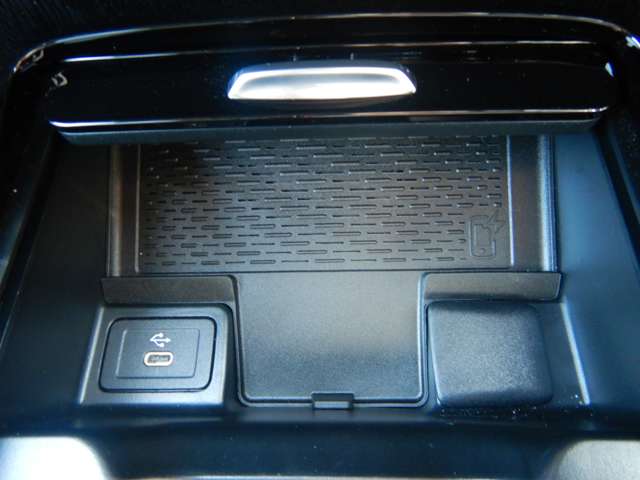 Mercedes-Benz GLA-Class 6