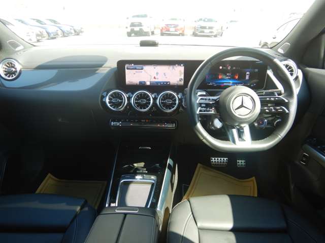 Mercedes-Benz GLA-Class 8