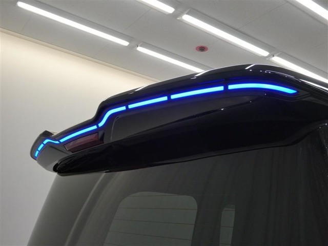 Toyota Voxy 12