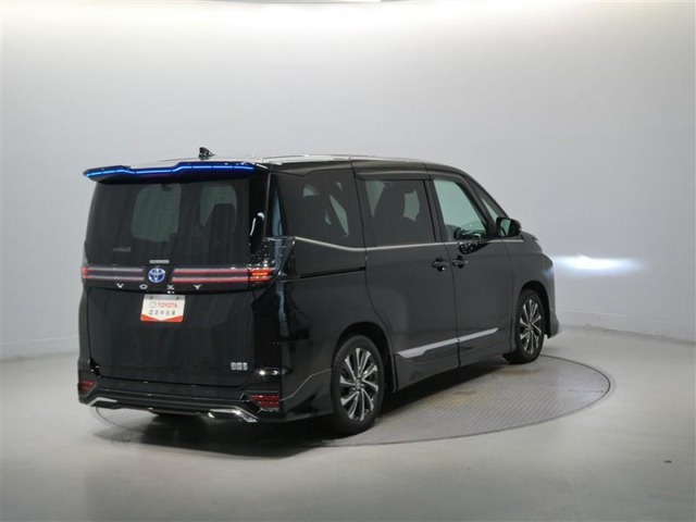 Toyota Voxy 7