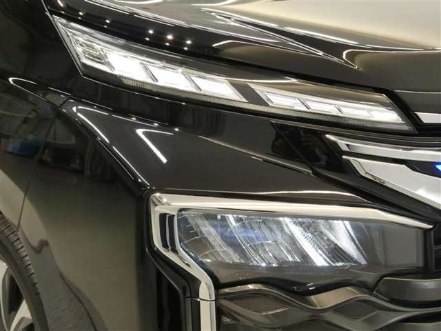 Toyota Voxy 10