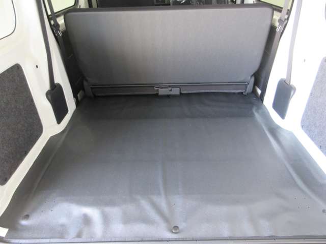 Daihatsu Hijet Cargo 11