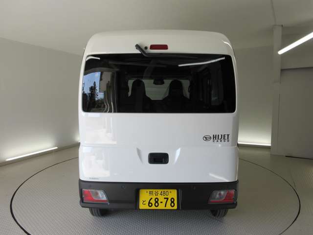 Daihatsu Hijet Cargo 6