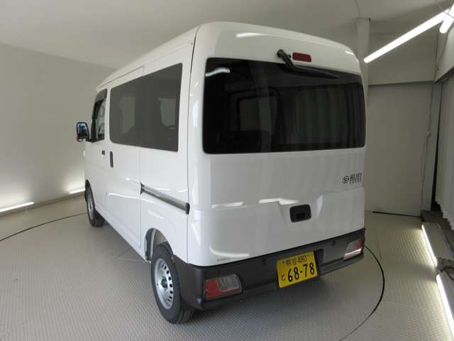 Daihatsu Hijet Cargo 7