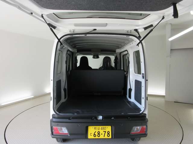 Daihatsu Hijet Cargo 9