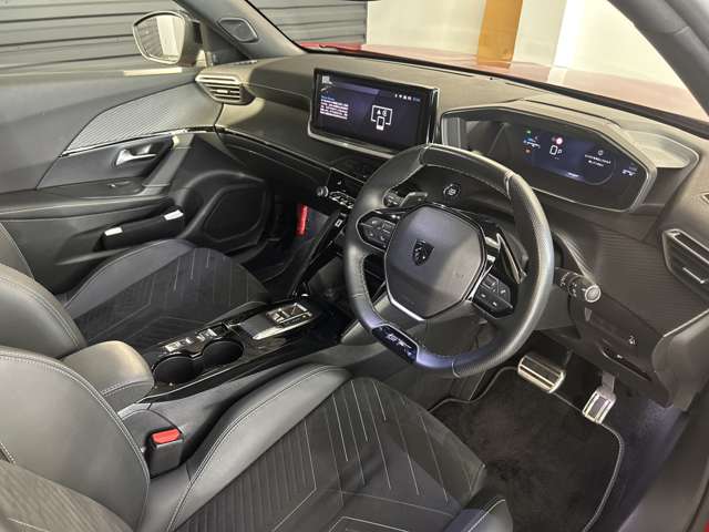 Peugeot SUV 2008 2
