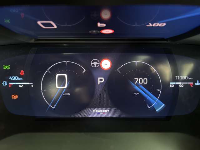 Peugeot SUV 2008 8