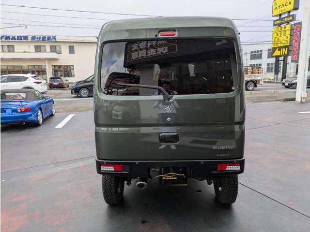 Suzuki Every 8