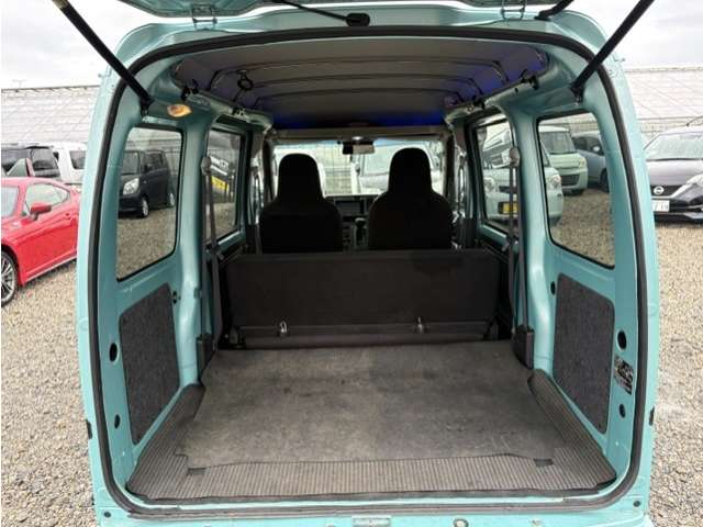 Daihatsu Hijet Cargo 11