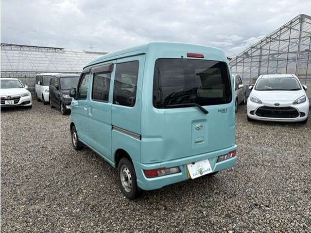 Daihatsu Hijet Cargo 8