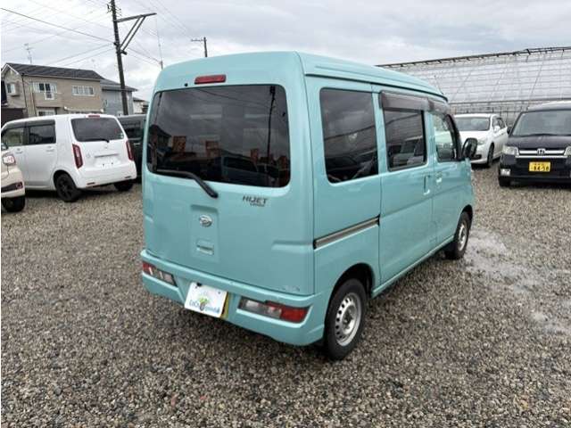 Daihatsu Hijet Cargo 10