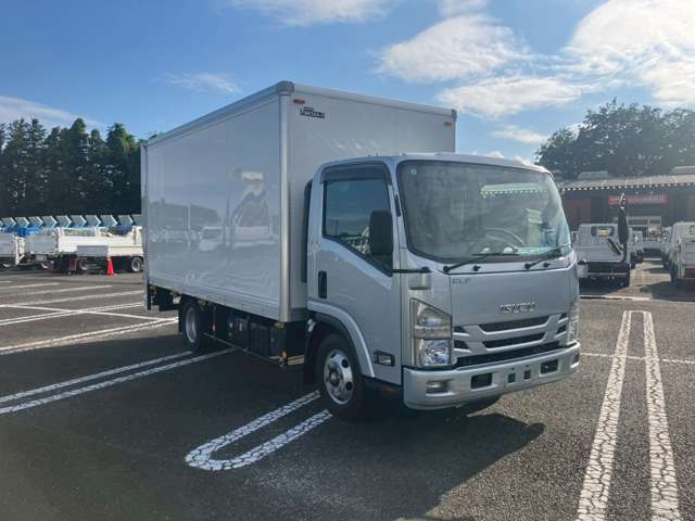 Isuzu Elf 3