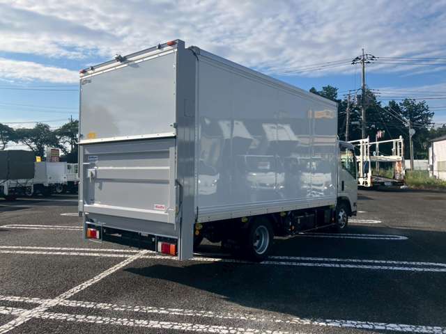 Isuzu Elf 5