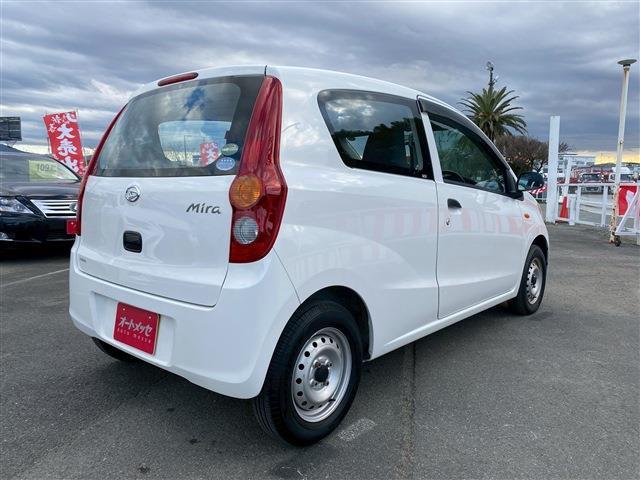 Daihatsu Mira 11