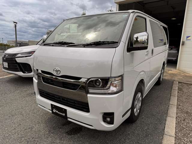 Toyota Hiace Van 3