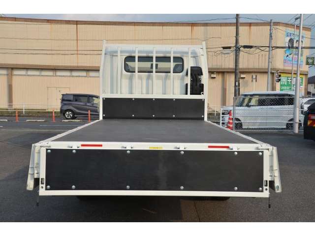 Mitsubishi Fuso Canter 4