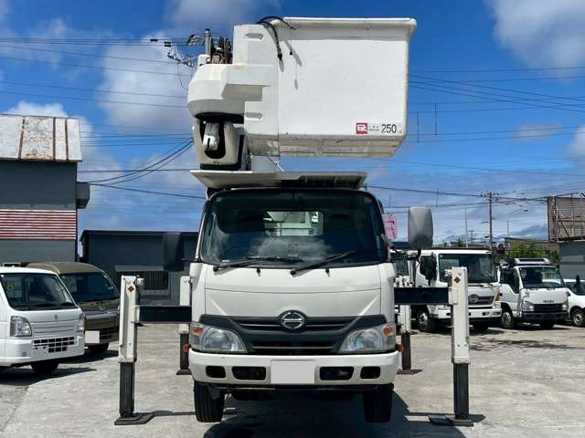 Hino Dutro 2