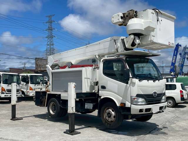 Hino Dutro 3