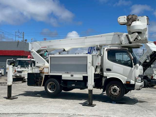 Hino Dutro 4