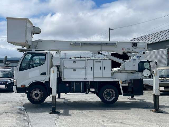 Hino Dutro 5