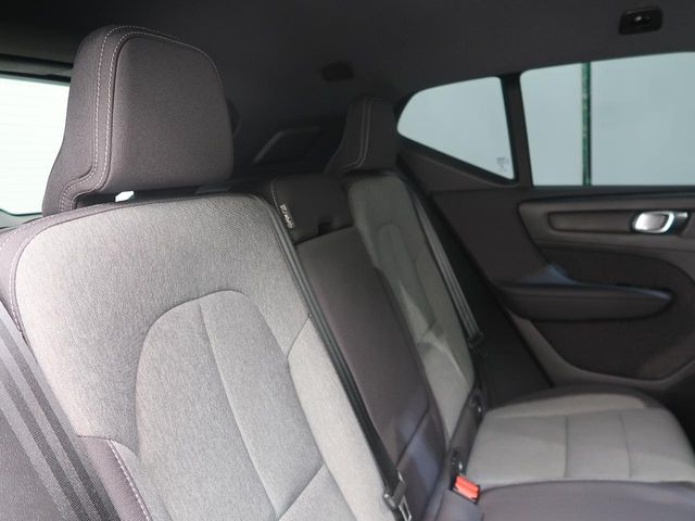 Volvo XC40 8
