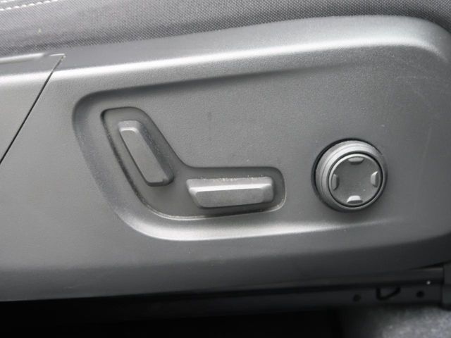 Volvo XC40 9