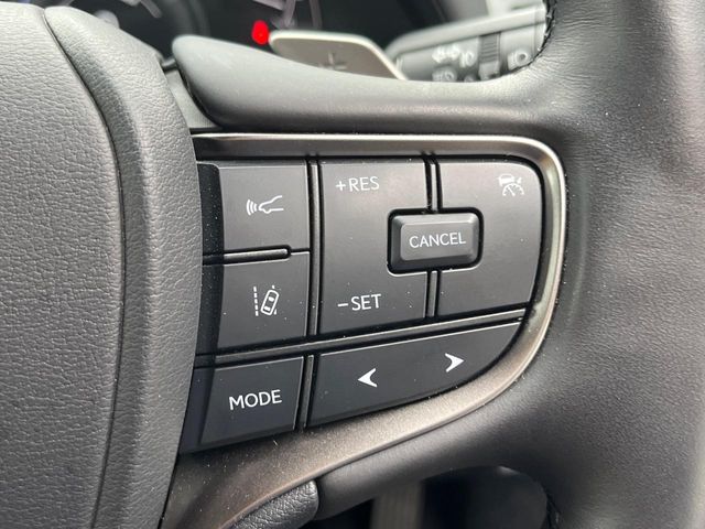 Lexus UX 6