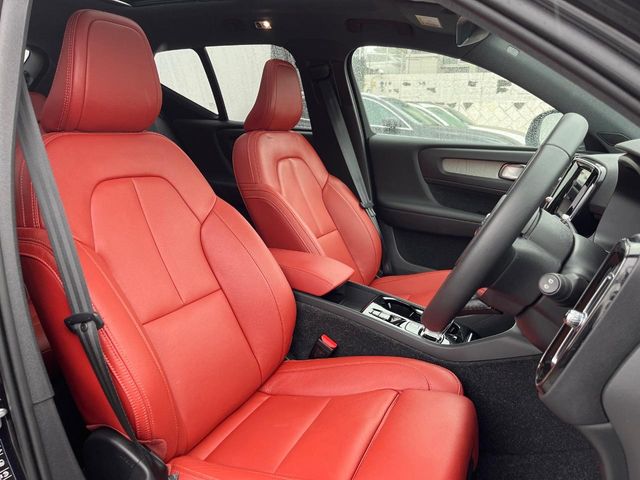 Volvo XC40 12