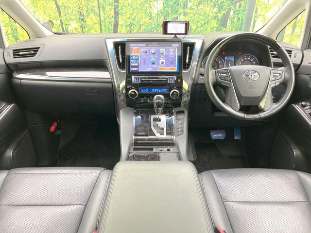 Toyota Alphard 2