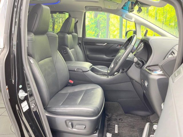 Toyota Alphard 8