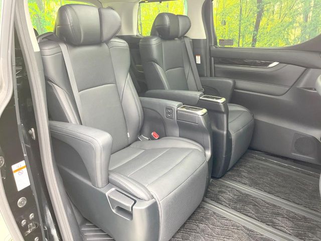 Toyota Alphard 9