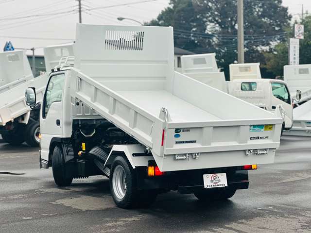 Isuzu Elf 11