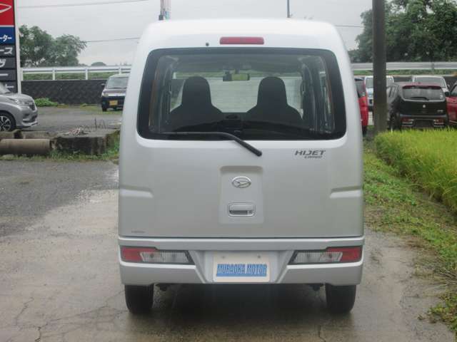 Daihatsu Hijet Cargo 3
