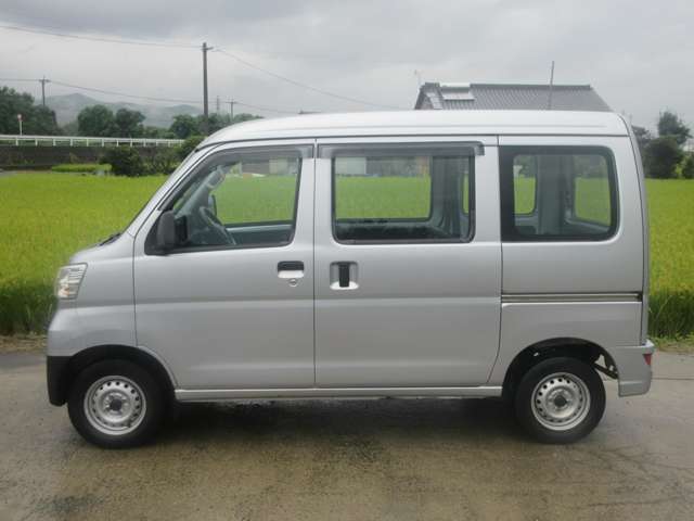 Daihatsu Hijet Cargo 4