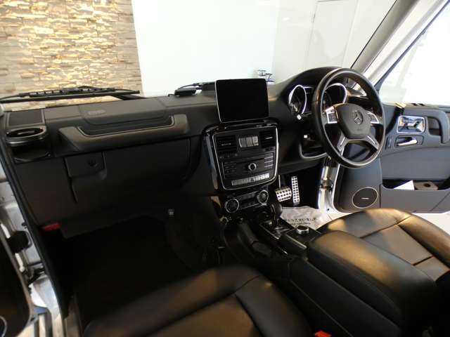 Mercedes-Benz G-Class 8