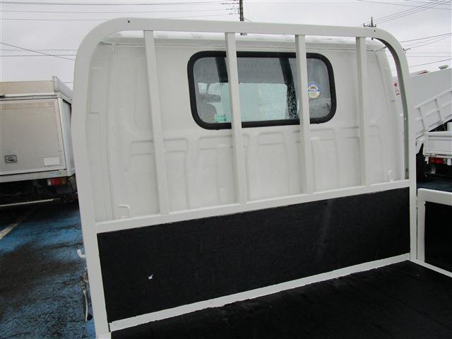 Isuzu Elf 8