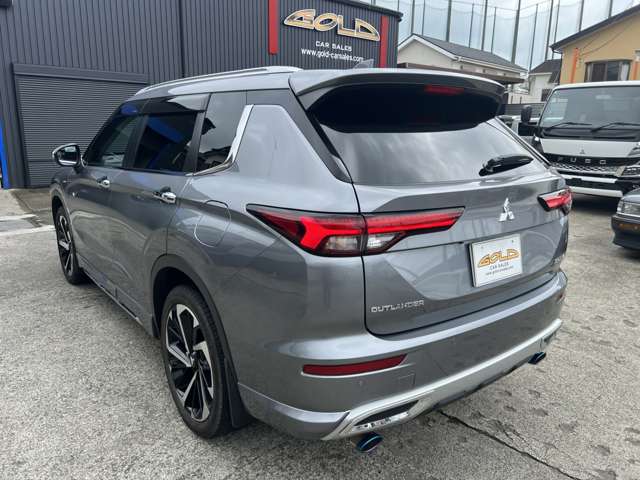 Mitsubishi Outlander 4