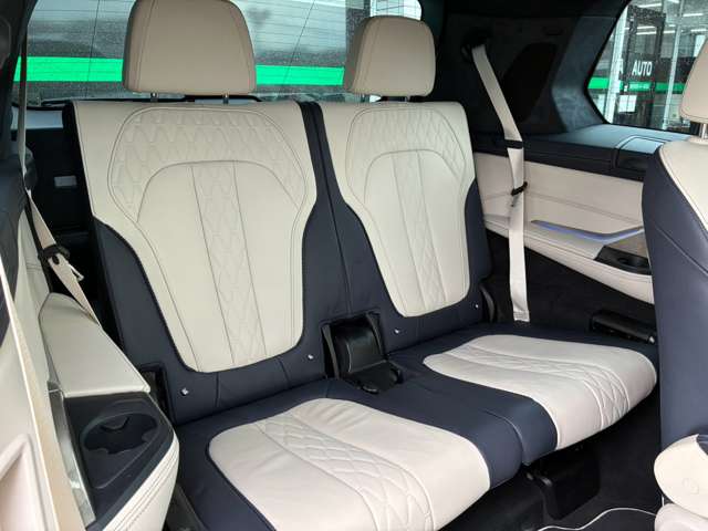 BMW X7 13