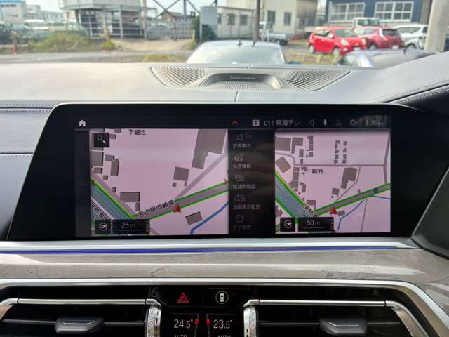 BMW X7 8