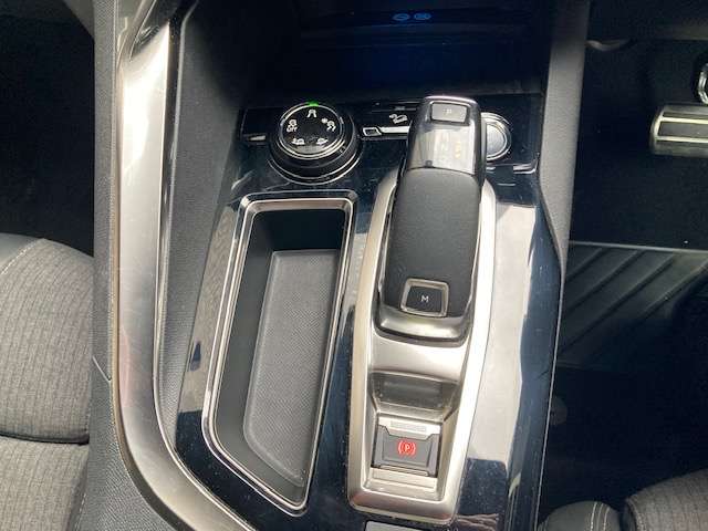 Peugeot 3008 8